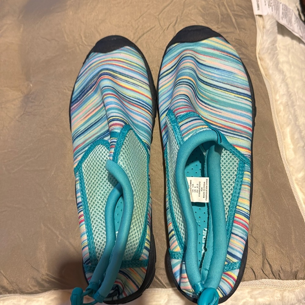 Lands End Women's water Shoes